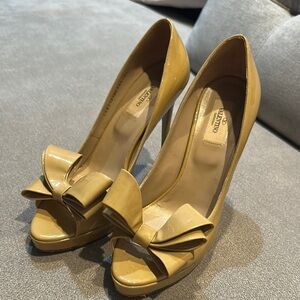 💯Valentino Tan High-Heeled Pumps with Bow Detail